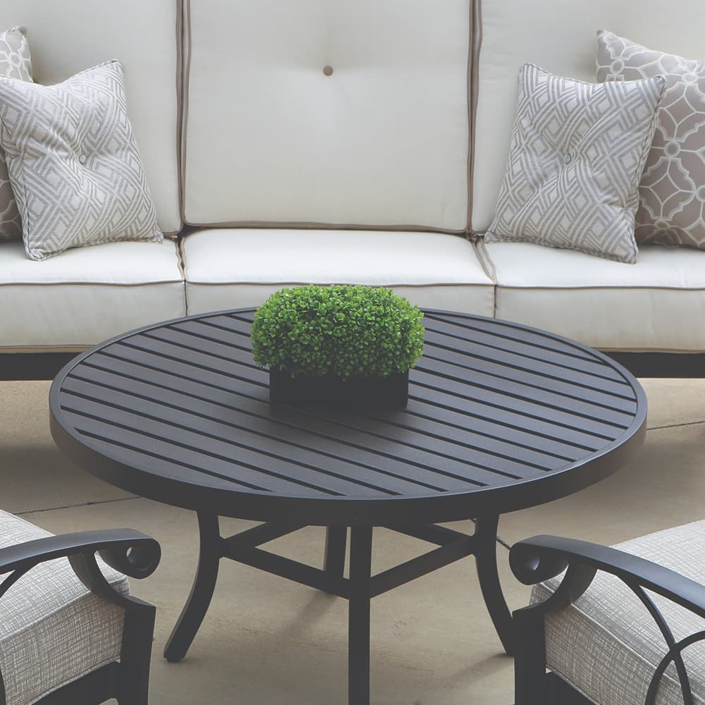 LANE VENTURE Craftsman Round Cocktail Table