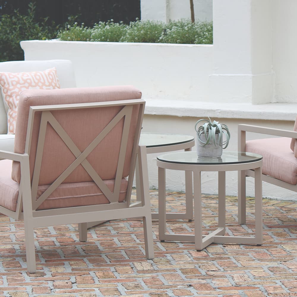 LANE VENTURE Contempo Round Cocktail Table- Glass  
