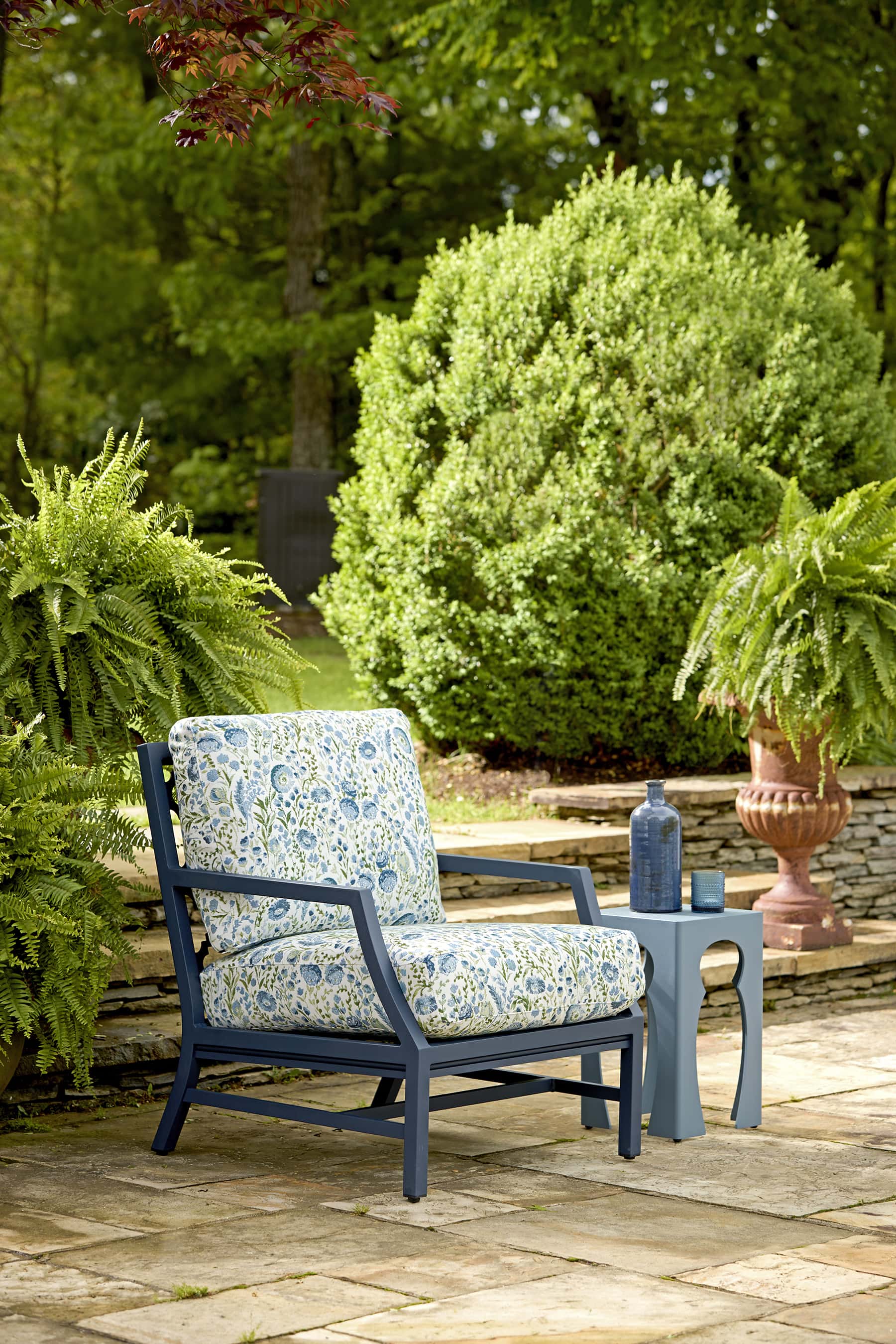 LANE VENTURE Willow Modern Low Back Lounge Chair