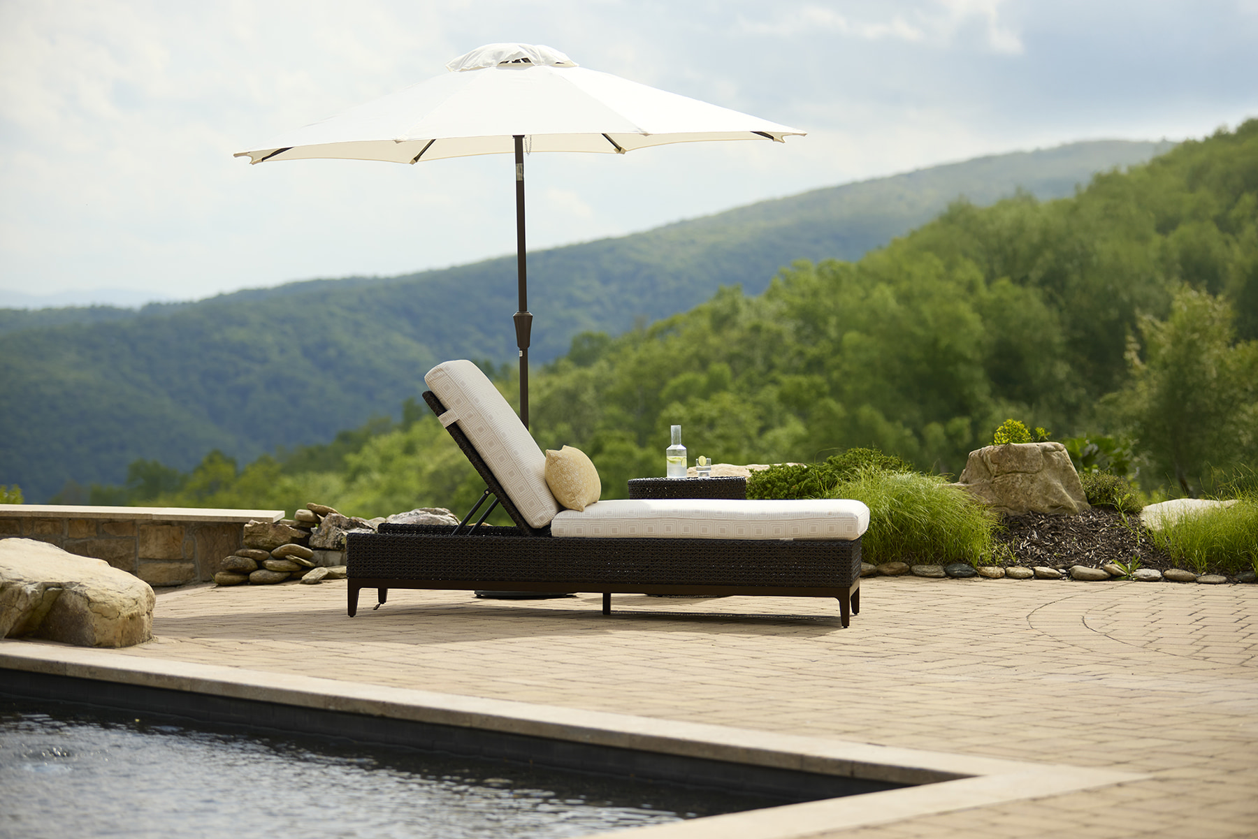 LANE VENTURE Lenox Hill Adjustable Chaise