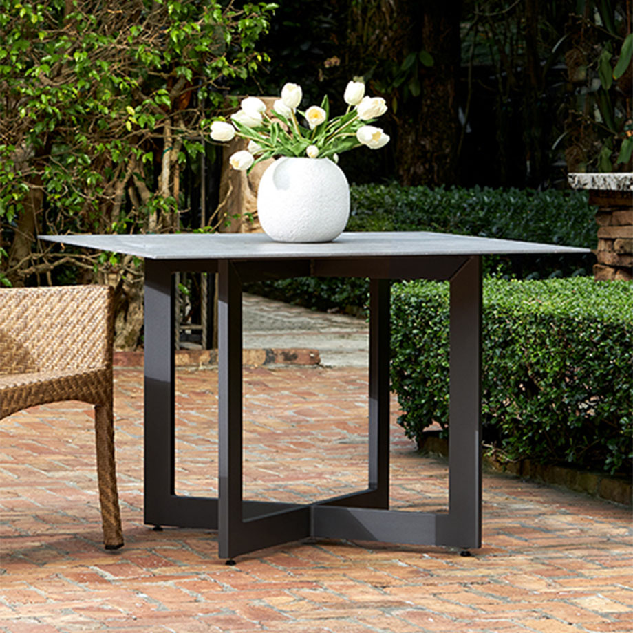 LANE VENTURE Fulton Square Dining Table